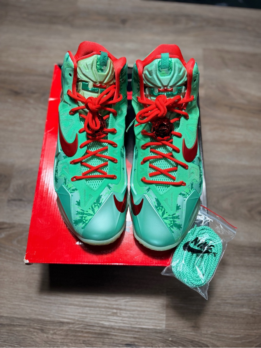 LeBron 11 Christmas (2013) Worn 1x